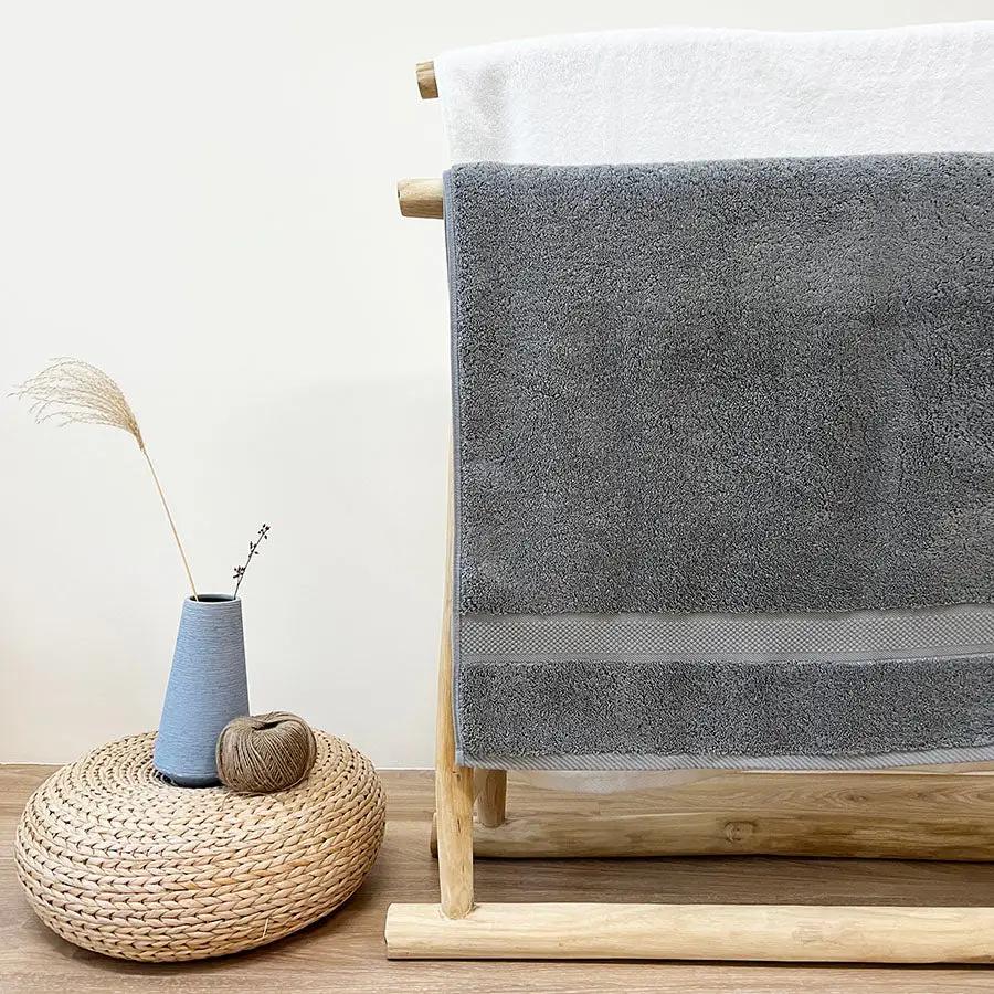 http://oakandsand.com/cdn/shop/products/LuxuryHoteltowelsoakandsand800g620gsm_1200x1200.jpg?v=1641384260